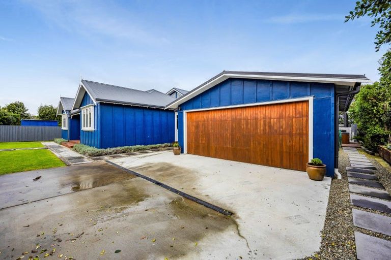 Photo of property in 16 Hector Place, Opunake, 4616