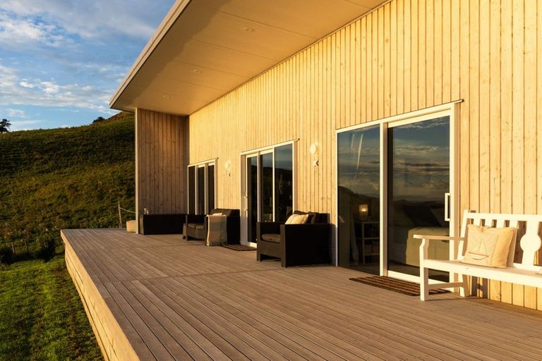 Photo of property in 225 Wheatstone Road, Wainui, Gisborne, 4073