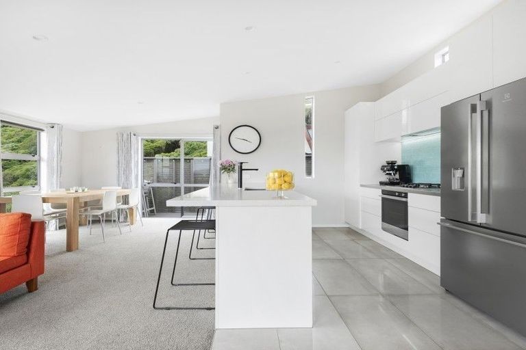 Photo of property in 19j Kabul Street, Khandallah, Wellington, 6035