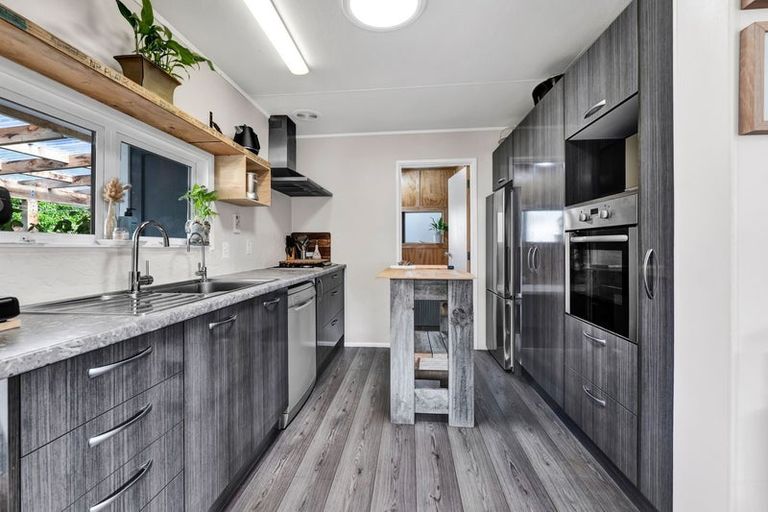 Photo of property in 16 Ponderosa Place, Opunake, 4616