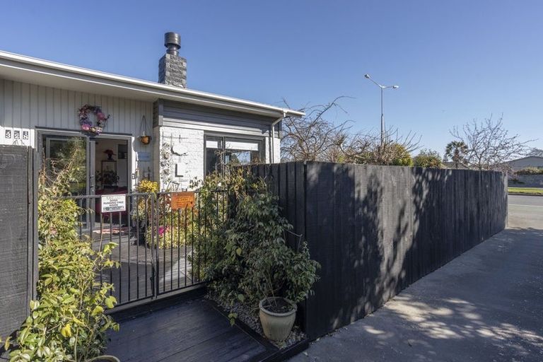 Photo of property in 1/328 Main North Road, Redwood, Christchurch, 8051