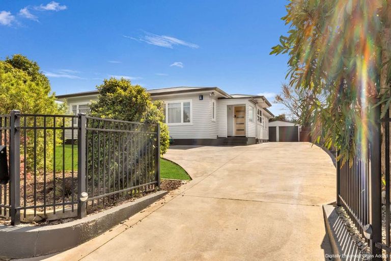Photo of property in 33 Winston Avenue, Hokowhitu, Palmerston North, 4410