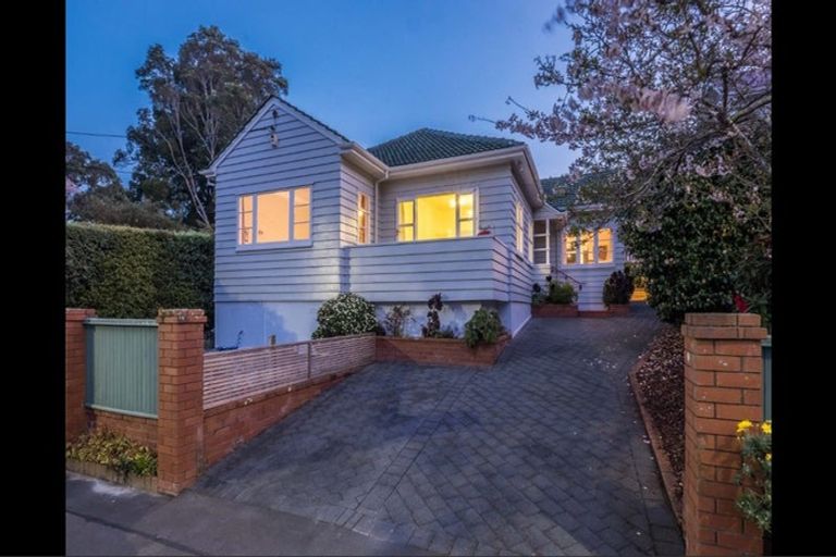Photo of property in 6 Station Road, Khandallah, Wellington, 6035