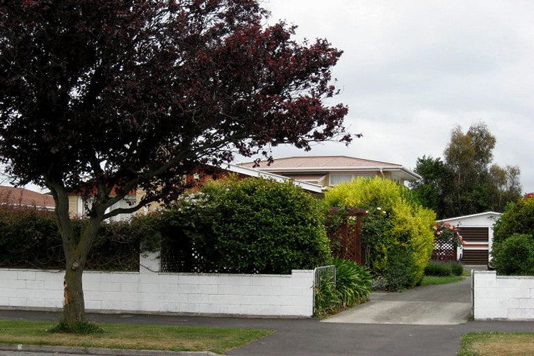 Photo of property in 17 Birkenhead Street, Avonhead, Christchurch, 8042
