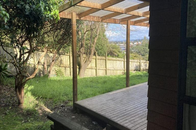 Photo of property in 30 Redwood Drive, Massey, Auckland, 0614