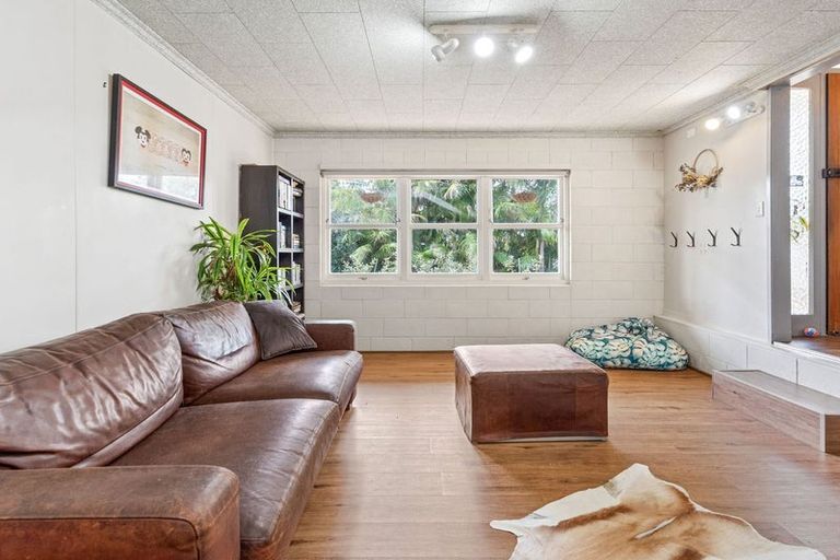 Photo of property in 1 Ranfurly Place, Te Kamo, Whangarei, 0112