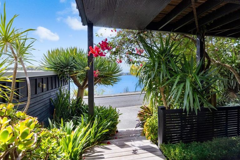 Photo of property in 1184 Sandspit Road, Sandspit, Warkworth, 0982