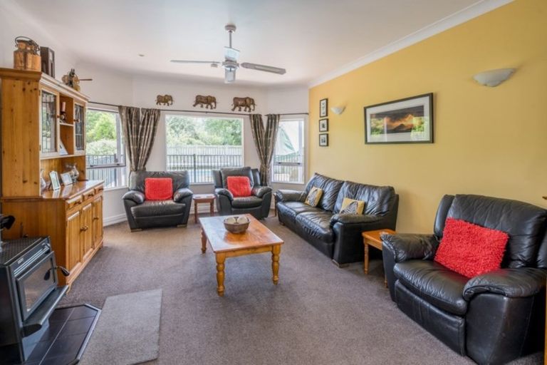 Photo of property in 73 Greenwood Boulevard, Otaki, 5512