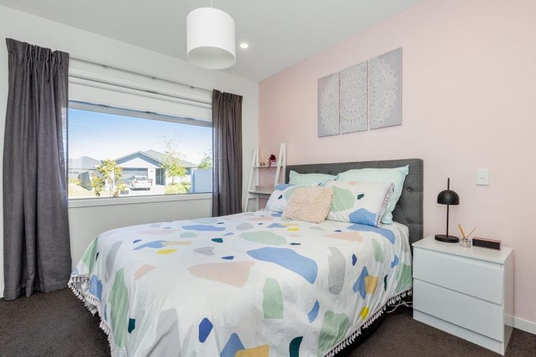 Photo of property in 1 Benmore Place, Poraiti, Napier, 4112