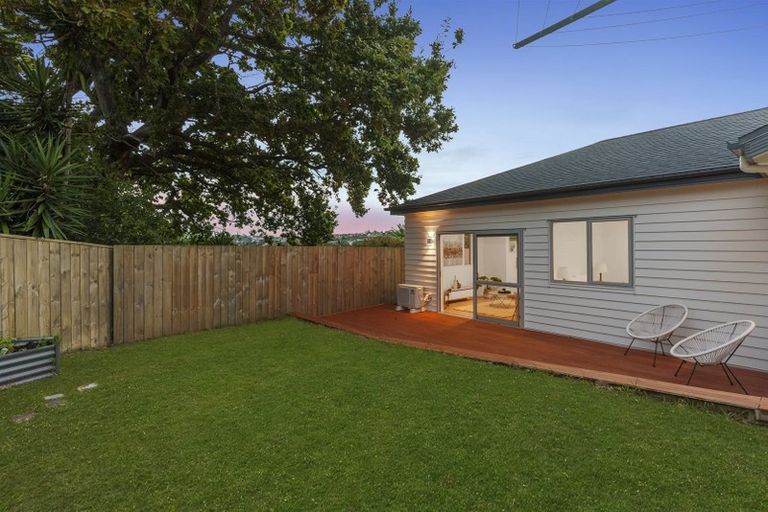 Photo of property in 19a Wylie Avenue, Sunnynook, Auckland, 0620