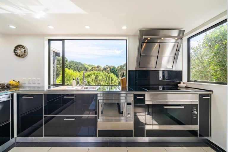 Photo of property in 20 Coroglen Rise, Pukerua Bay, 5026