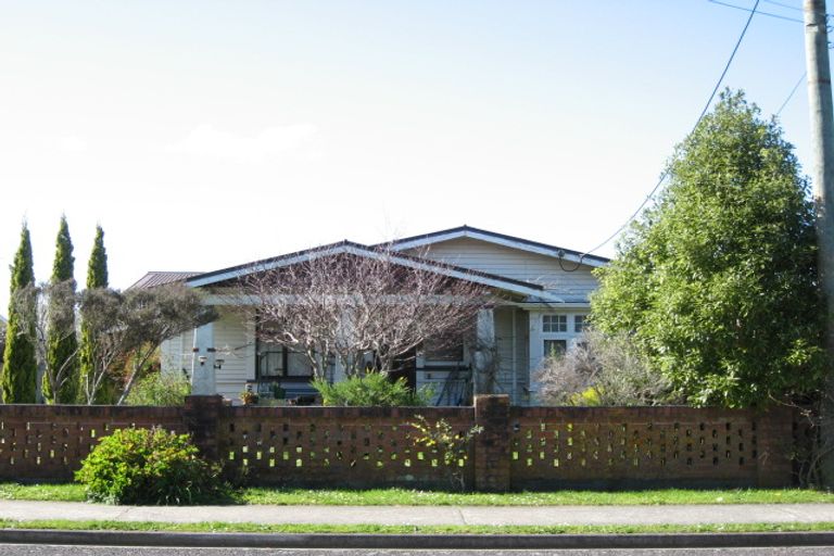 Photo of property in 11 Grey Street, Marton, 4710