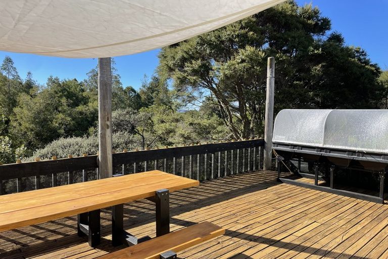 Photo of property in 27 Reynolds Place, Torbay, Auckland, 0630