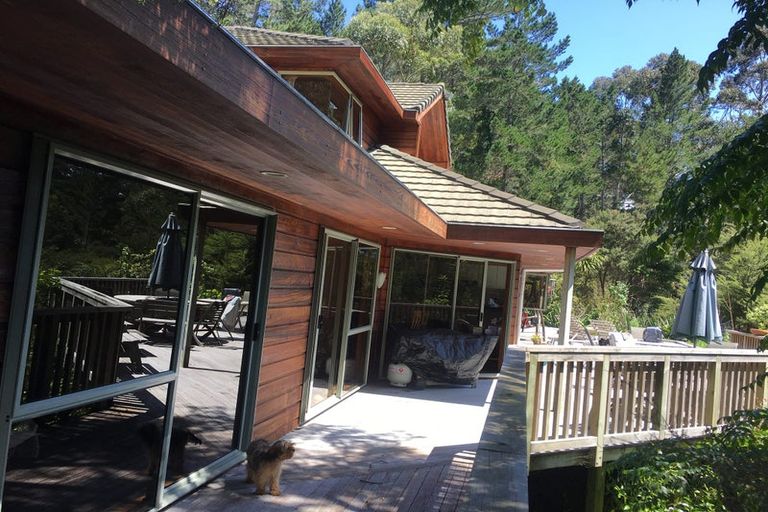 Photo of property in 70 Scott Road, Stanmore Bay, Whangaparaoa, 0932