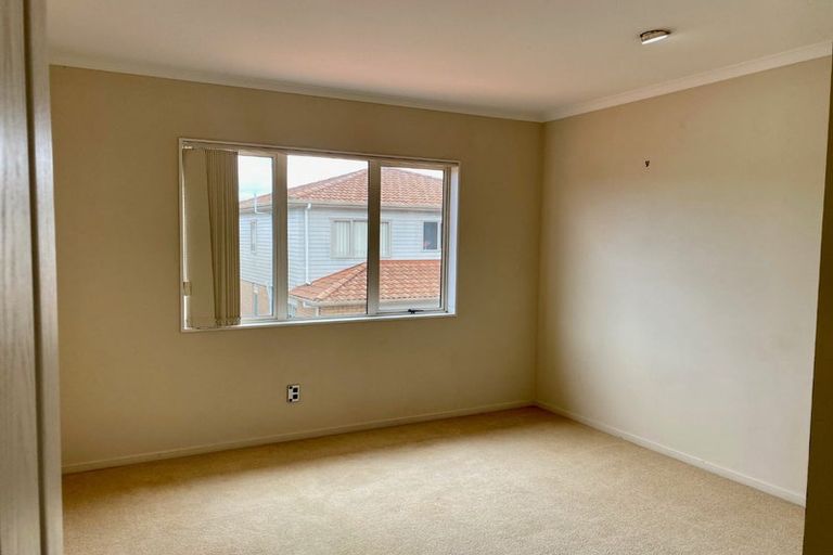 Photo of property in 9 Maypark Crescent, Flat Bush, Auckland, 2016