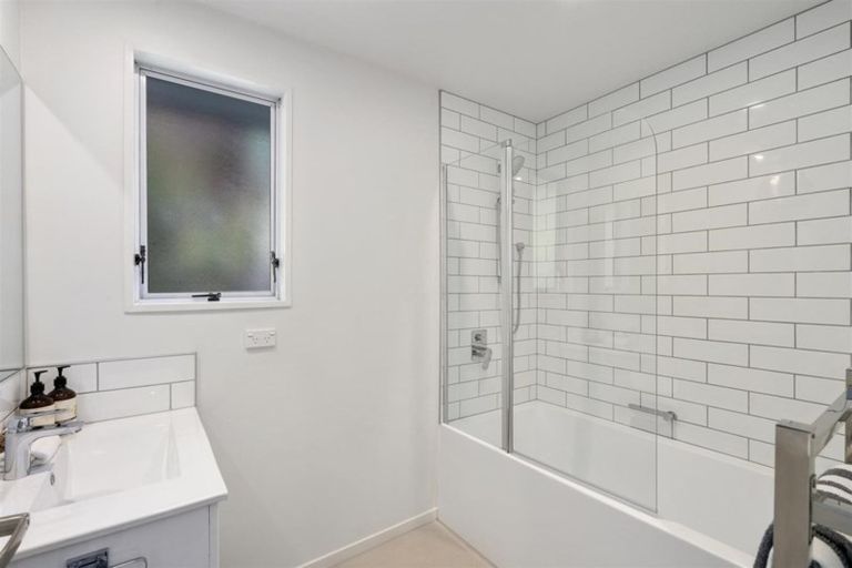 Photo of property in 4 Stevensons Steep, Lyttelton, 8082