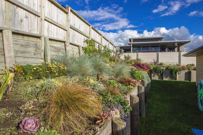 Photo of property in 24 Caldera Close, Pyes Pa, Tauranga, 3112