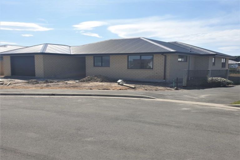 Photo of property in 9 Wyllie Place, Amberley, 7410