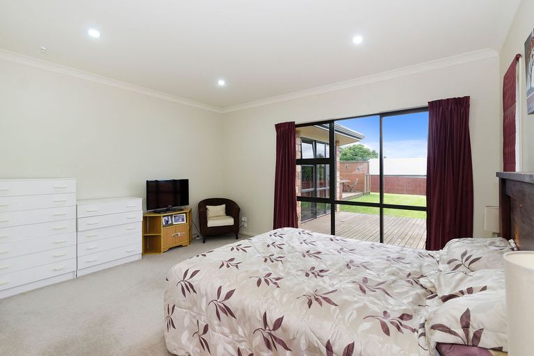 Photo of property in 99 Kitchener Road, Pukekohe, 2120