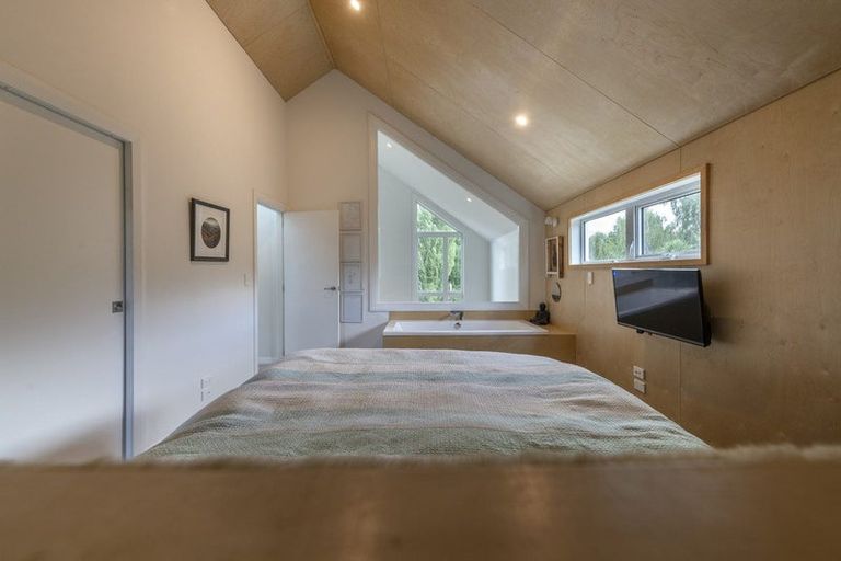 Photo of property in 2 Wineberry Lane, Wanaka, 9305