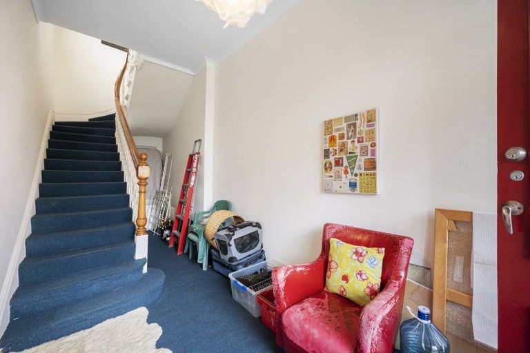 Photo of property in 54 Roxburgh Street, Mount Victoria, Wellington, 6011