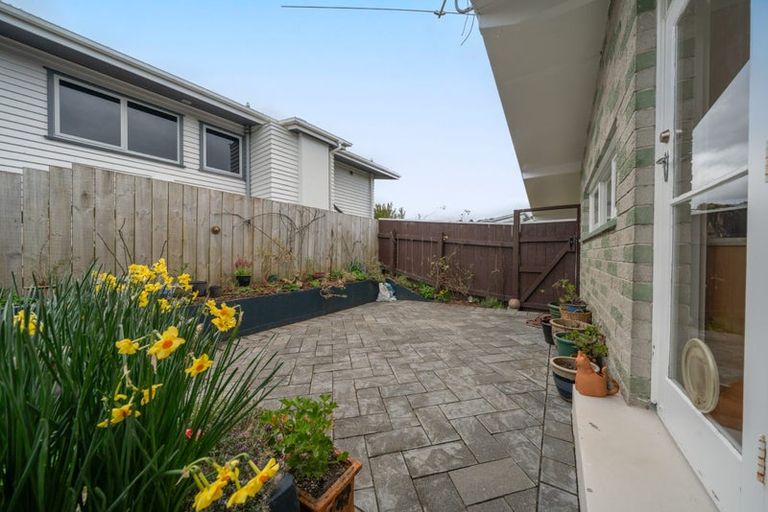 Photo of property in 17 Silverbirch Grove, Churton Park, Wellington, 6037