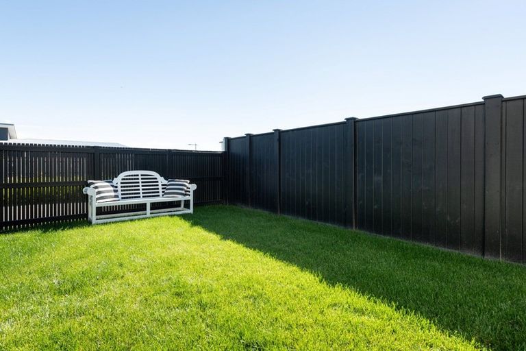 Photo of property in 12 Tuangi Way, Papamoa Beach, Papamoa, 3118