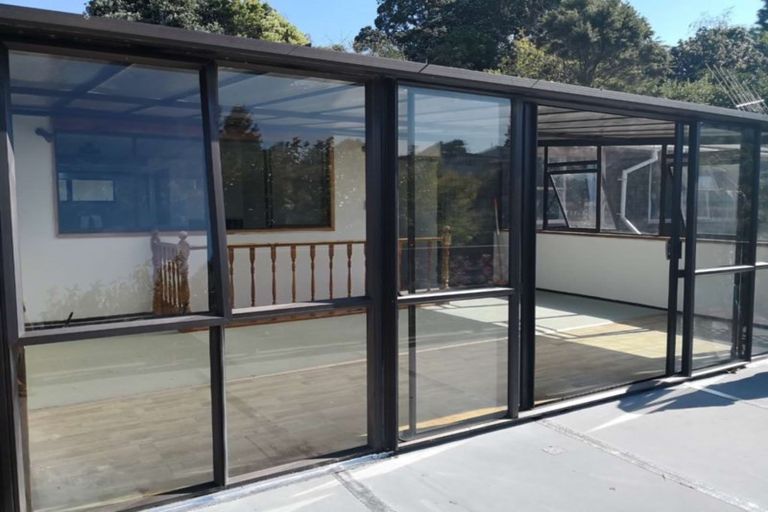 Photo of property in 24 Woodside Avenue, Northcote, Auckland, 0627