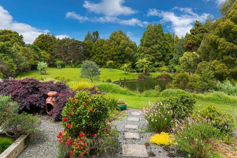 Photo of property in 278a Forest Hill Road, Waiatarua, Auckland, 0612