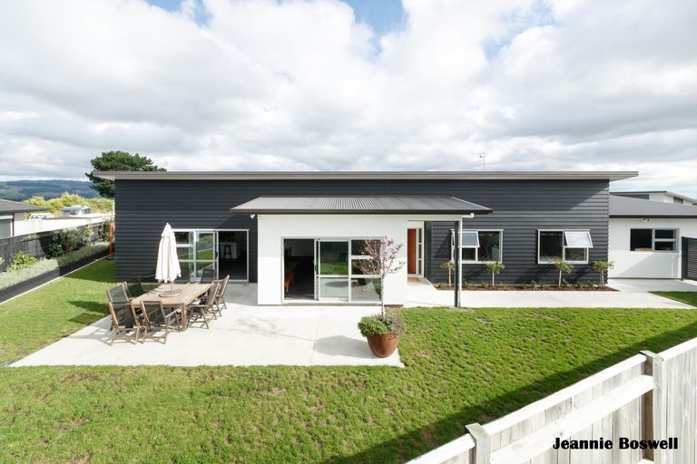 Photo of property in 7 Morocco Terrace, Kelvin Grove, Palmerston North, 4414