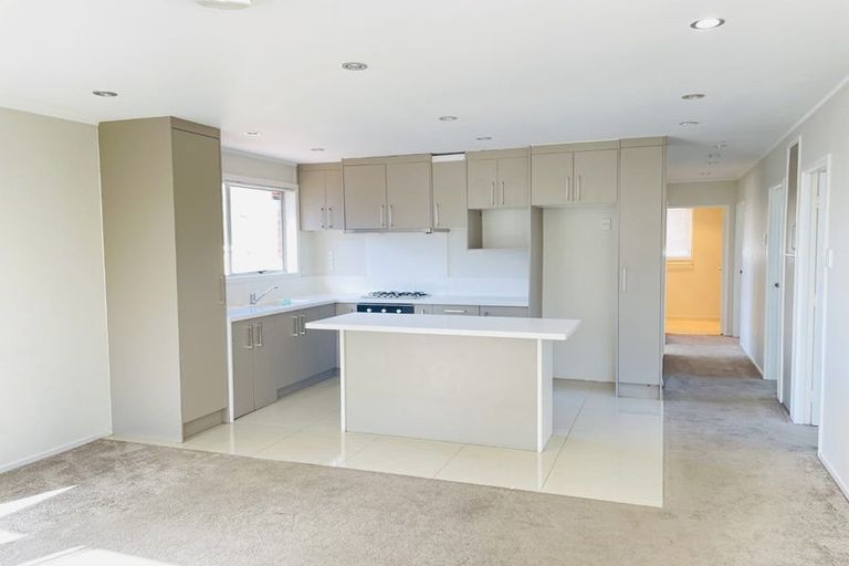 Photo of property in 16 Nan Place, Pakuranga Heights, Auckland, 2010