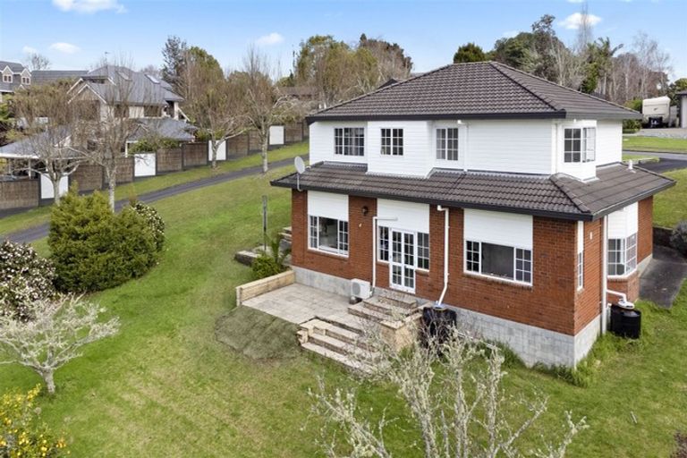 Photo of property in 8a Wainoni Heights, Greenhithe, Auckland, 0632