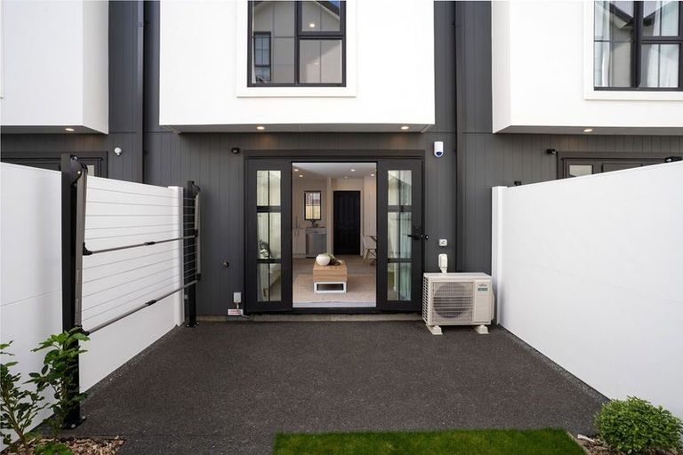Photo of property in 2/106 Peterborough Street, Christchurch Central, Christchurch, 8013