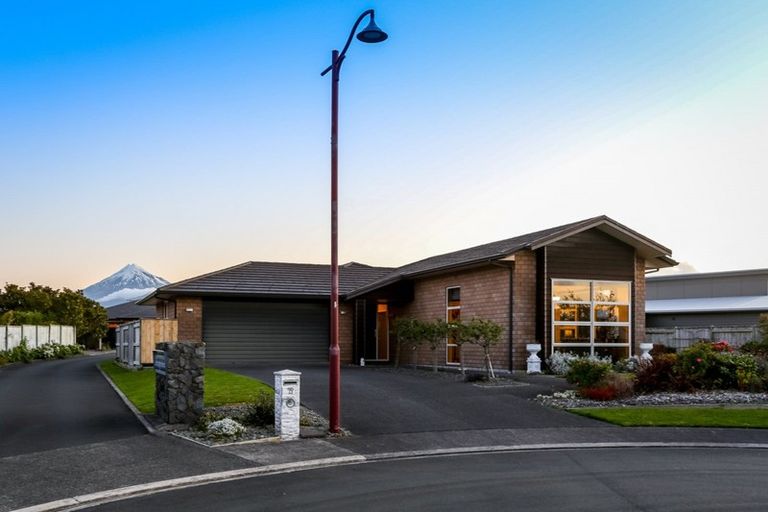 Photo of property in 19 Manukaka Heights, Hurdon, New Plymouth, 4310