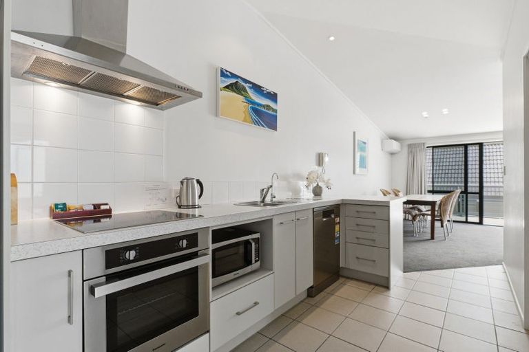 Photo of property in Atlas Apartments, 49 Maunganui Road, Mount Maunganui, 3116