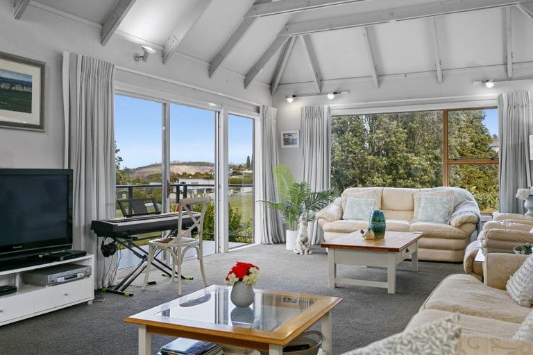 Photo of property in 744 Acacia Bay Road, Acacia Bay, Taupo, 3330