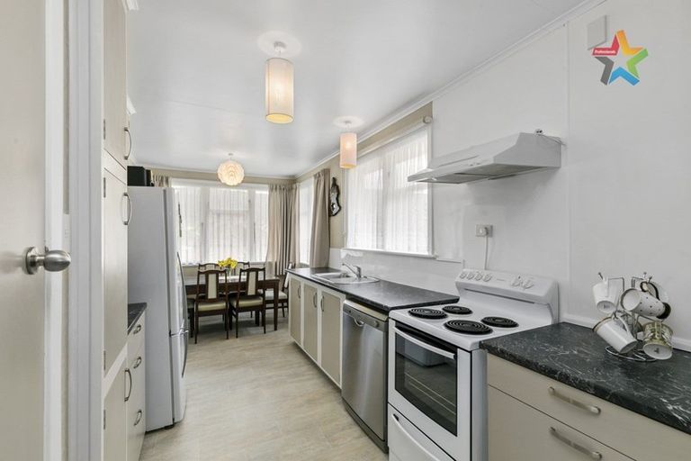 Photo of property in 146 George Street, Stokes Valley, Lower Hutt, 5019