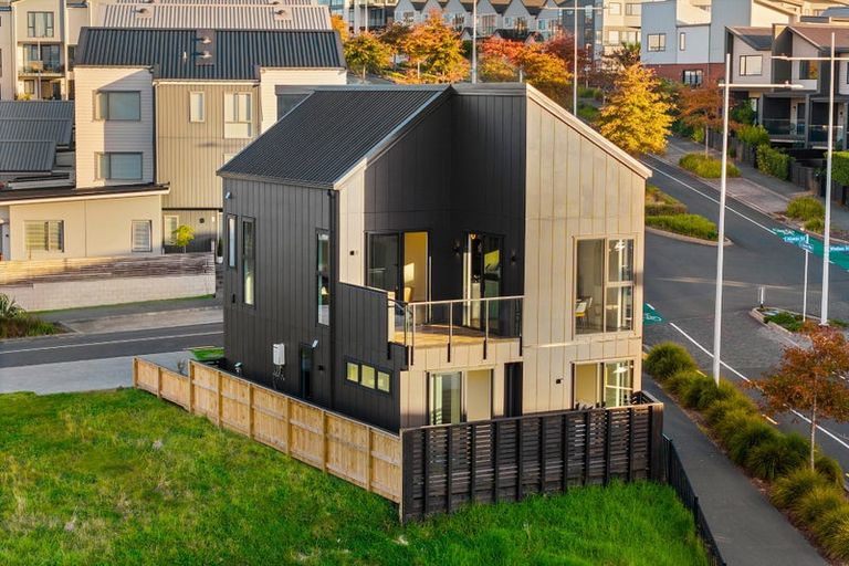 Photo of property in 2 Kiokio Street, Long Bay, Auckland, 0630