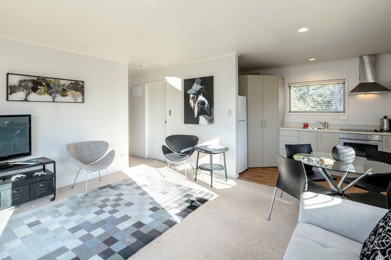 Photo of property in 1 Campbell Drive, Martinborough, 5711