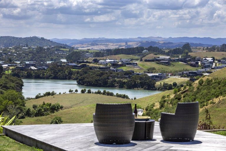 Photo of property in 165b Te Hutewai Road, Raglan, 3296