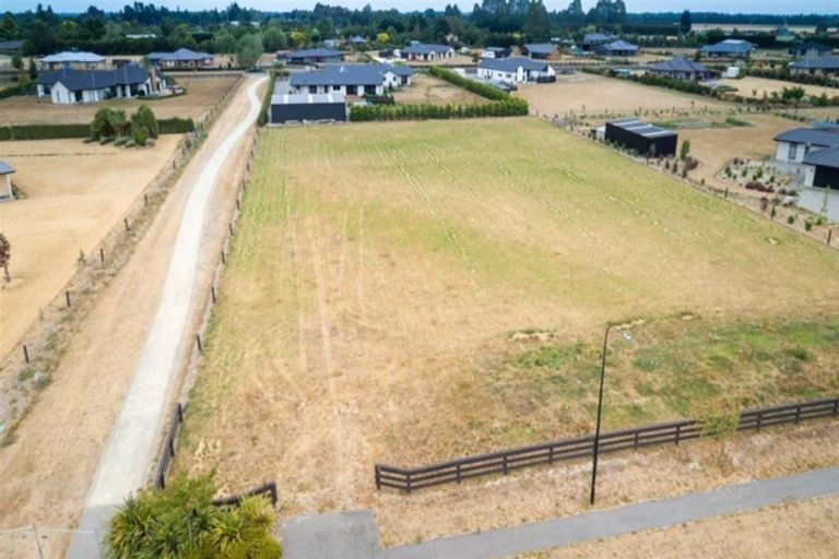 Photo of property in 15 Whitcombe Place, Darfield, 7571