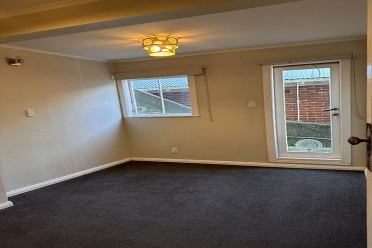 Photo of property in 66 Hawker Street, Mount Victoria, Wellington, 6011