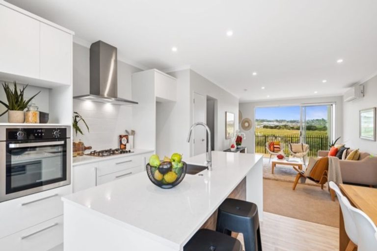 Photo of property in 15 Bonnette Road, Flat Bush, Auckland, 2019