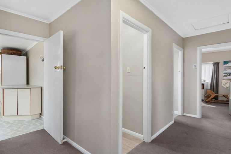 Photo of property in 27 Cross Street, Coalgate, 7673