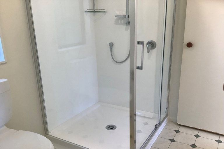 Photo of property in 2 Moss Lane, Raumati Beach, Paraparaumu, 5032