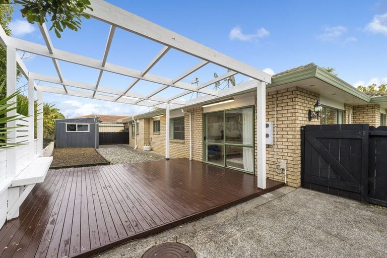 Photo of property in 2 Ferngrove Avenue, Ranui, Auckland, 0612