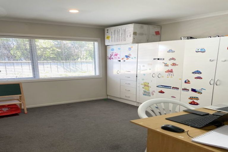 Photo of property in 40 Te Puia Drive, Aotea, Porirua, 5024