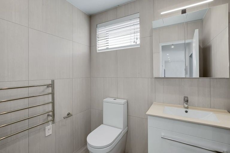 Photo of property in 202/36c Greenslade Crescent, Northcote, Auckland, 0627