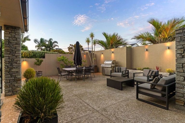 Photo of property in 8 Eric Price Avenue, Takapuna, Auckland, 0620