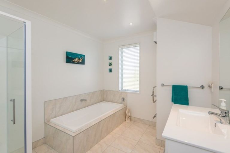 Photo of property in 48 Titirangi Crescent, Parklands, Christchurch, 8083